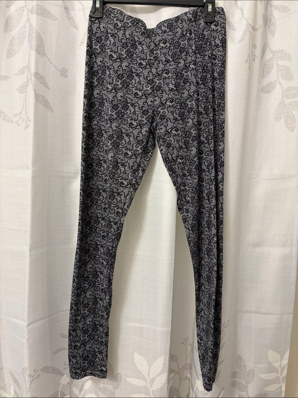 2 pairs of Black and White Leggings
And a Black pair of Serra Legging